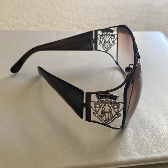 Gucci Sunglasses - Picture 2 of 6